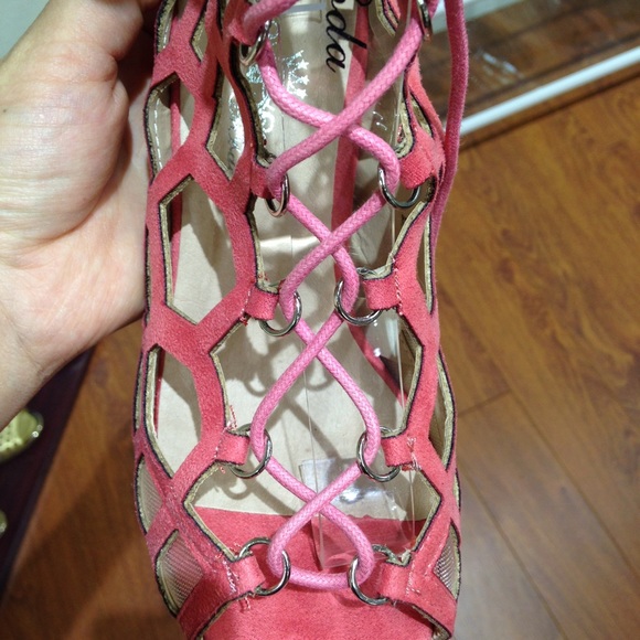 real nice black pumps - Picture 3 of 4