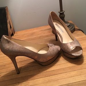 Authentic Vera Wang pumps