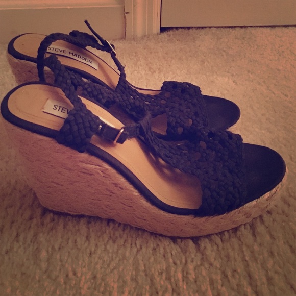 NEW PRICE 🔥Steve Madden Wedges