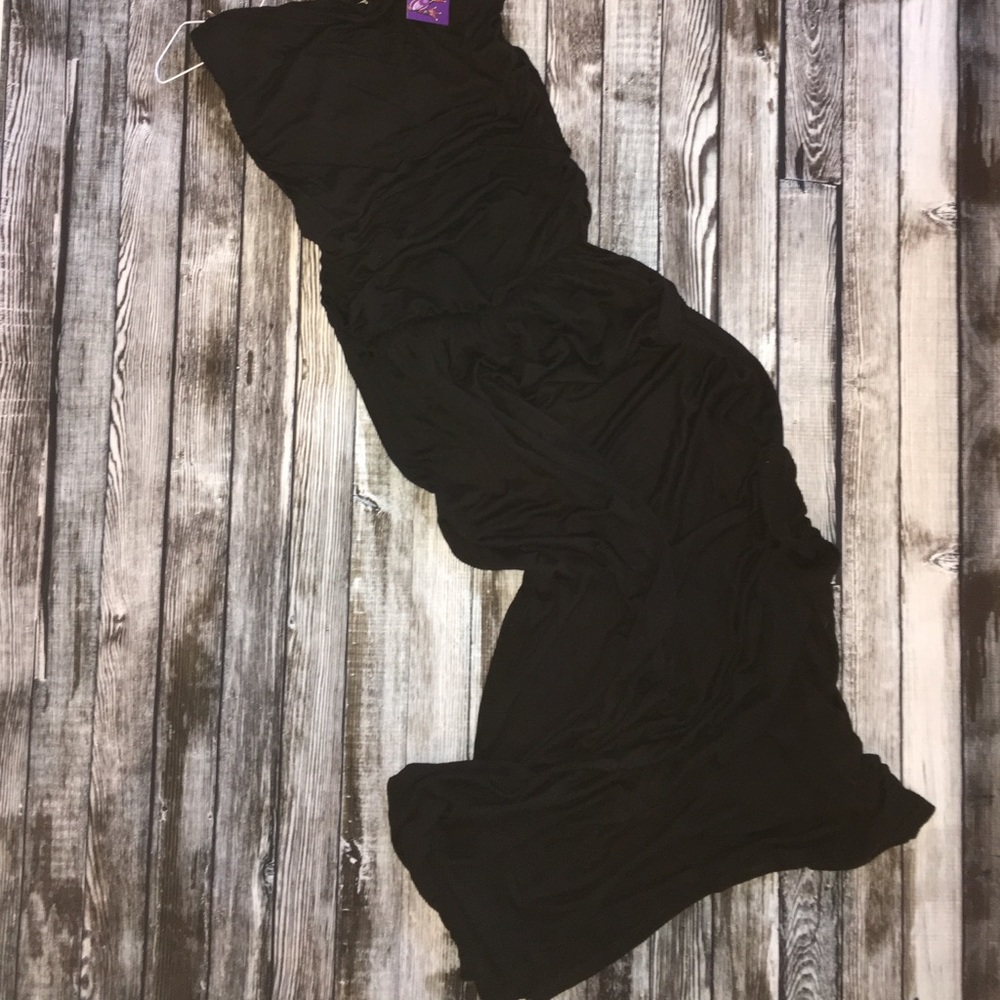 SOLD! 💋 NWT Black Strapless Maxi with Ruched Top