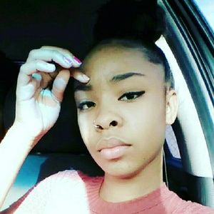 Meet your Posher, Takyra