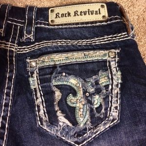 Rock revival adorable capris!