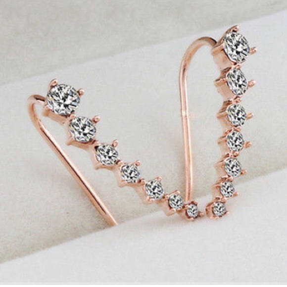 Diamond studded Ear Cuff (GoldTone) - Picture 2 of 3