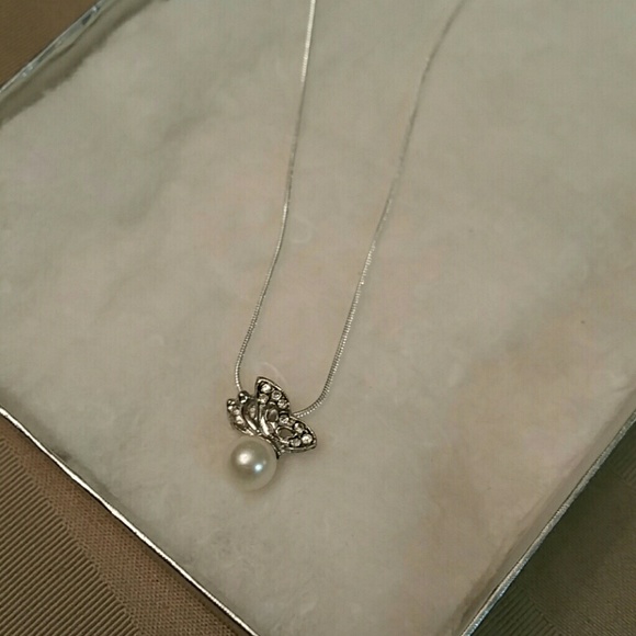 Jewelry - NWT STERLING SILVER BUTTERFLY NECKLACE