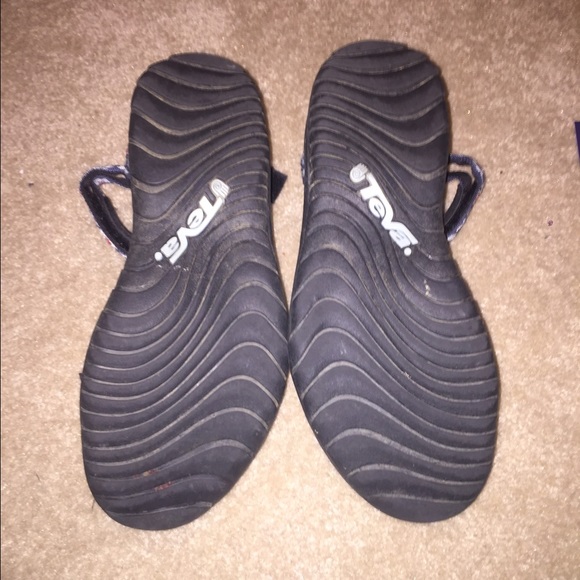 Daisy Teva Sandals - Picture 2 of 4