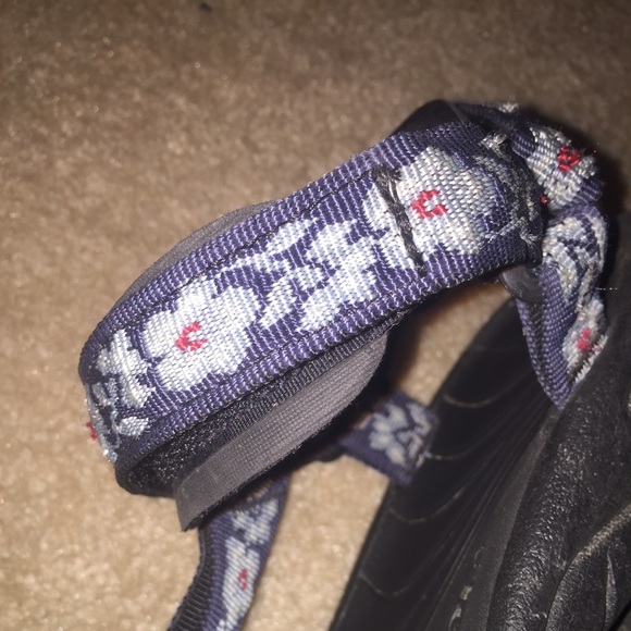 Daisy Teva Sandals - Picture 4 of 4