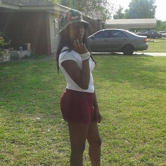 Meet your Posher, Tori - Picture 1 of 1