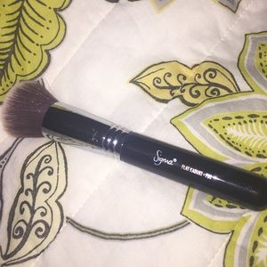 Sigma f80 flat kabuki brush gently used