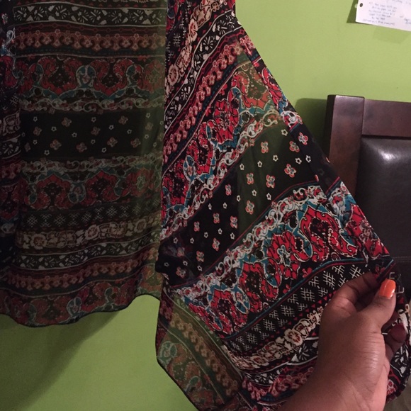 Beautiful Pattern Kimono - Picture 4 of 4