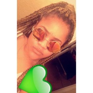 Meet your Posher, Evangeline