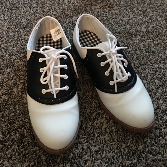 Black/White Oxford Shoes
