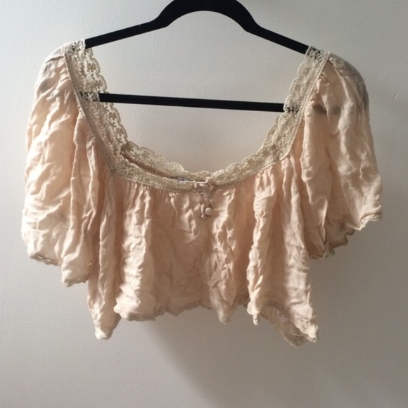 ✅ Tobi crop top