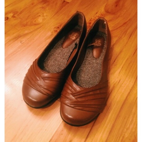 Tan flats