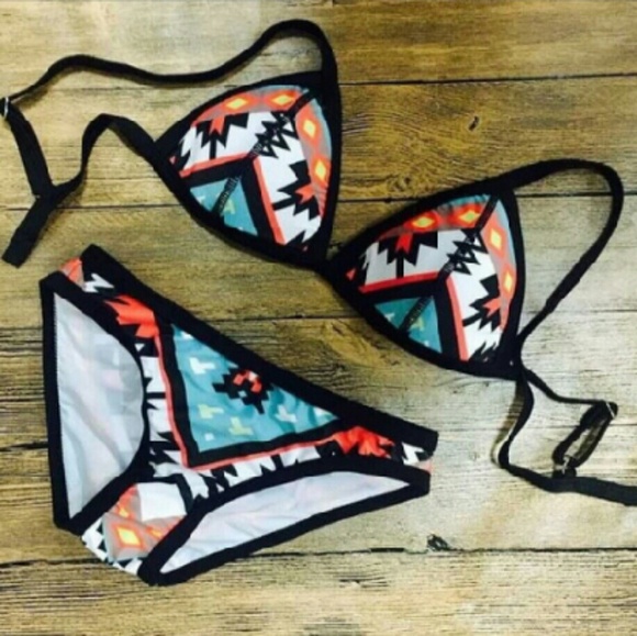 Beautiful Sexy Bikini - Picture 2 of 4