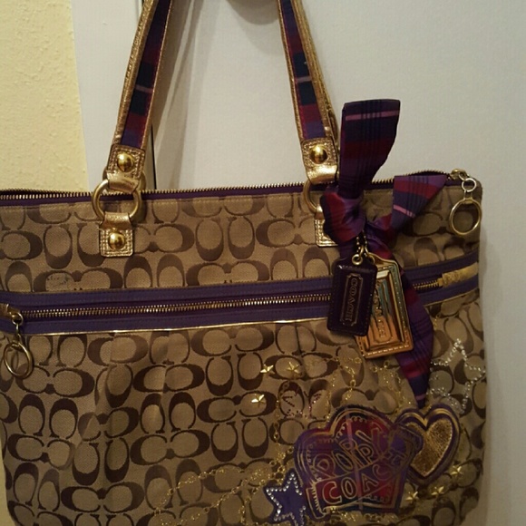 Large Coach poppy purse