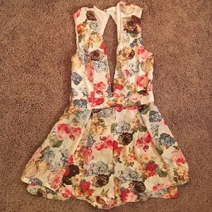 V neck floral romper