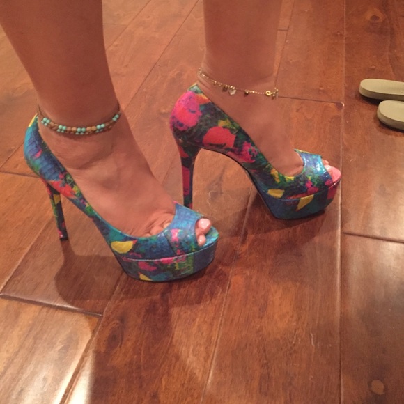 Brian Atwood pumps- priced to sell!