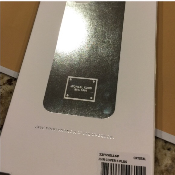 MK iPhone 6 plus case brand new with box - Picture 4 of 4