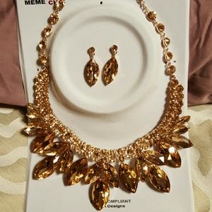 Necklace and earring set