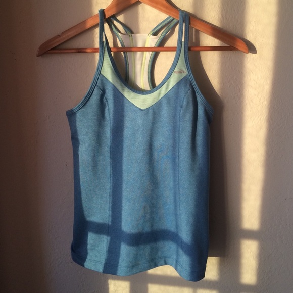 Brooks running top size small