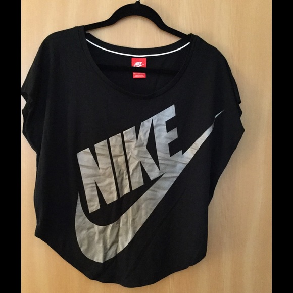 Nike cropped t-shirt