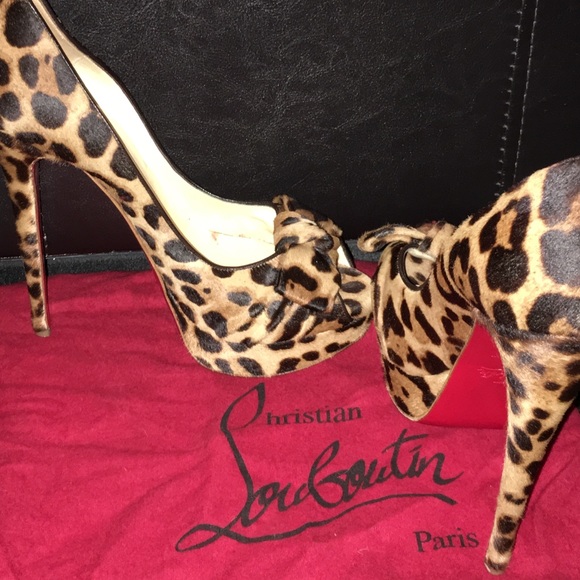 Like New Leopard Christian Louboutin - Picture 1 of 3