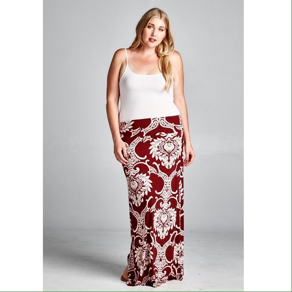 Dresses & Skirts - RESTOCKED Maxi skirt with gorgeous pattern.