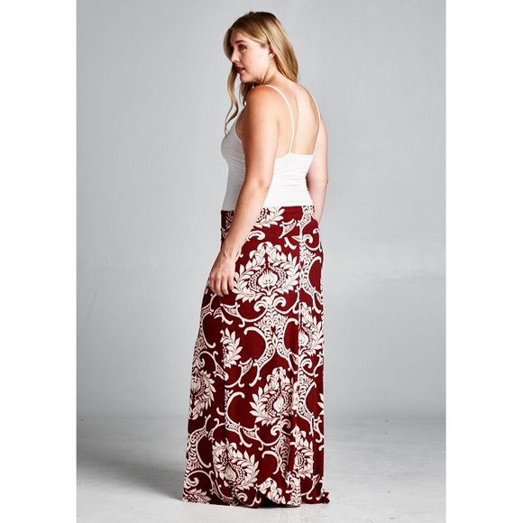 RESTOCKED Maxi skirt with gorgeous pattern. - Picture 3 of 4