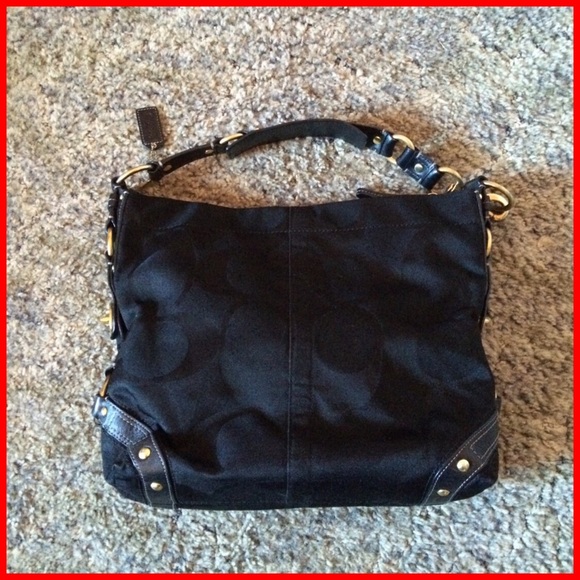 🎈1 DAY SALE🎈 COACH Signature Carly Hobo Bag✨