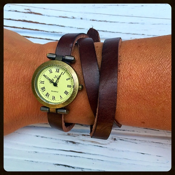 Vintage leather wrap watch - Picture 2 of 2