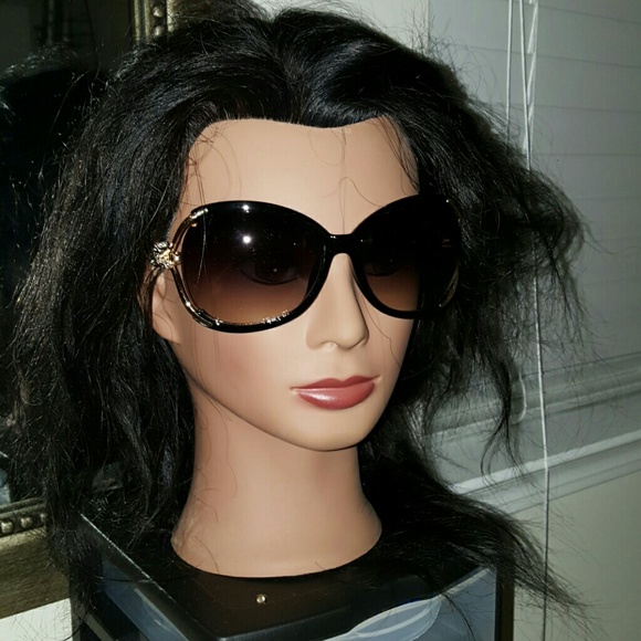 Sunglass - Picture 3 of 3