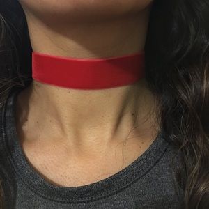 Red velvet choker.*FREE gift with purchase*