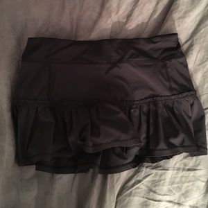 NWOT Lululemon skirt size 8 worn one time too big