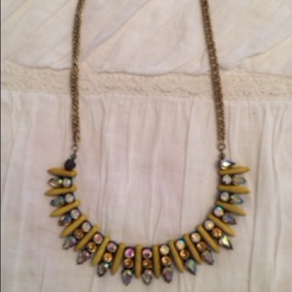 Beautiful necklace - Picture 2 of 4