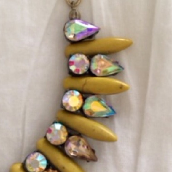 Beautiful necklace - Picture 3 of 4