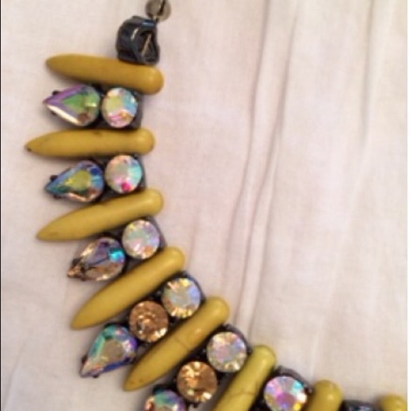 Beautiful necklace - Picture 4 of 4