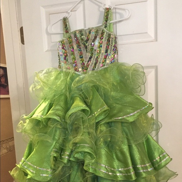 Girls pageant dress. Dark lime