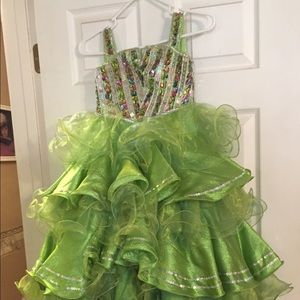 Girls pageant dress. Dark lime