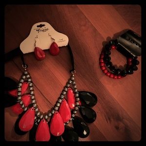Matching necklace, earrings & bracelets.