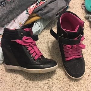 Size 6 sneaker wedges