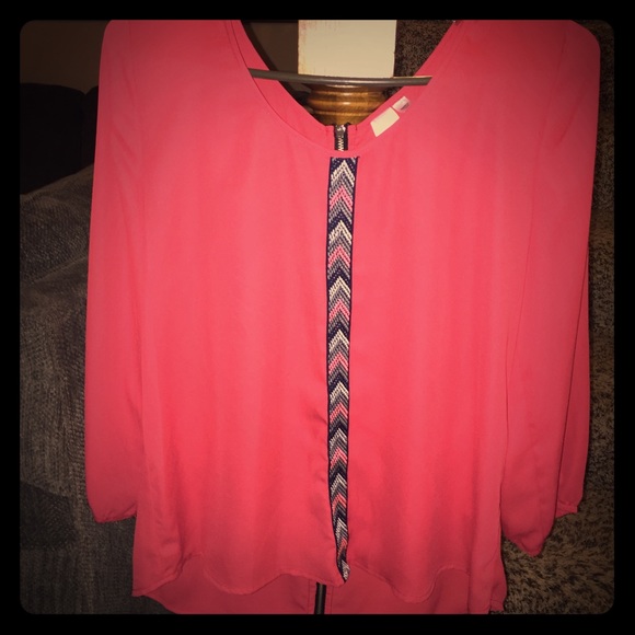 Pink shirt with zipper on the back