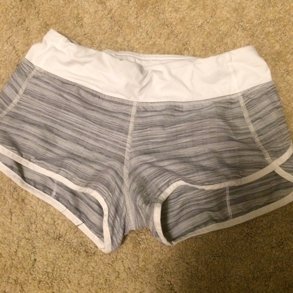 Lululemon shorts size 4