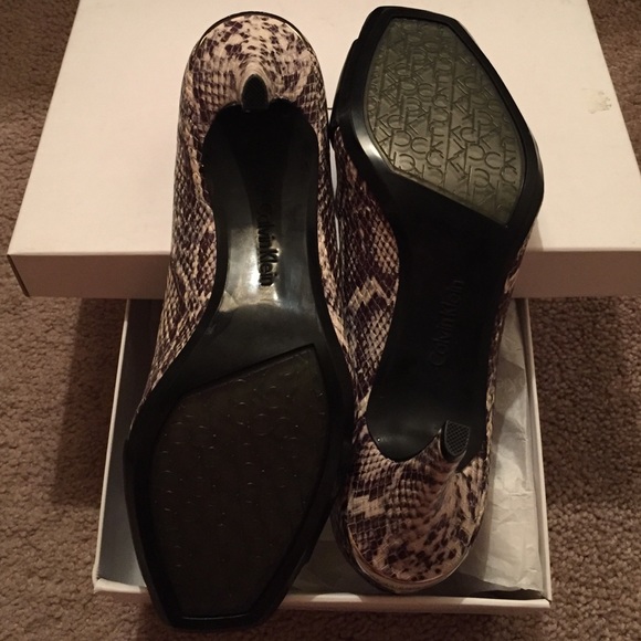 Calvin Klein Nareen S Nappa mulit snake pump - Picture 4 of 4