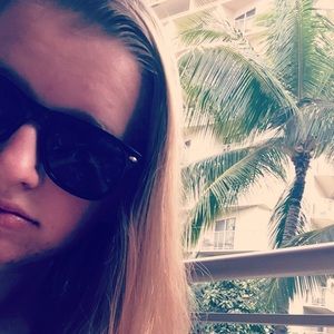 Meet your Posher, Jillian