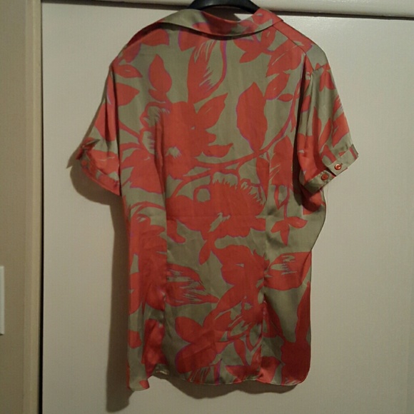 Top - Picture 2 of 2