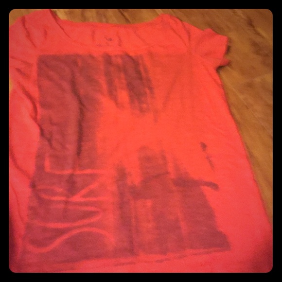 AUTOGRAPHED ALONZO MOURNING TEE!!