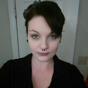 Meet your Posher, Kendra