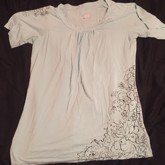 Tee shirt