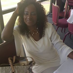 Meet your Posher, Pamela