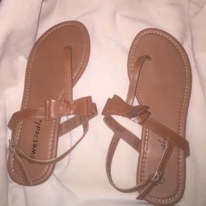 Simple brown Sandals